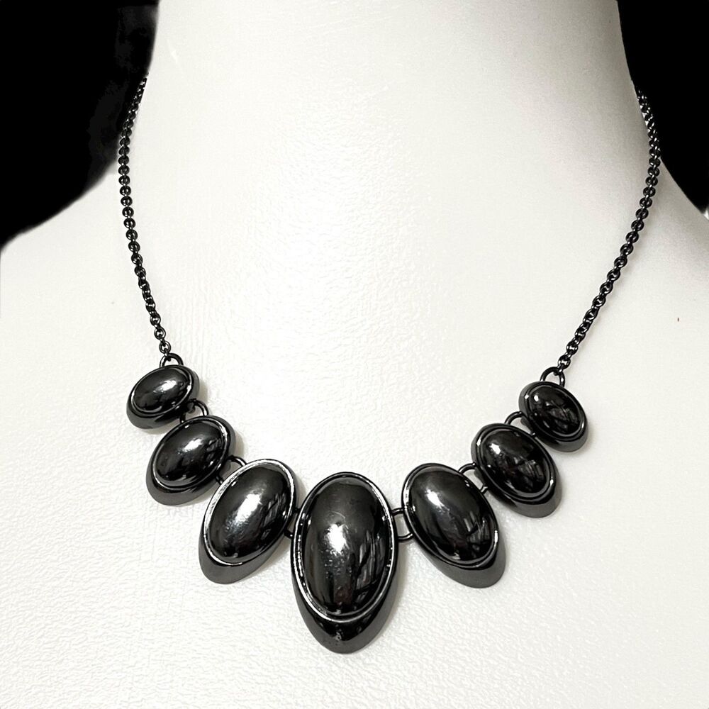 Liz Claiborne Statement Necklace Gunmetal Oval Linked Bib Sleek Modern Gothic